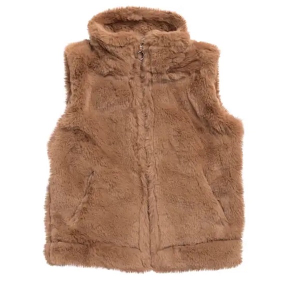 Urban Republic Kids' Colorblock Faux Fur Zip Vest. - Picture 1 of 9